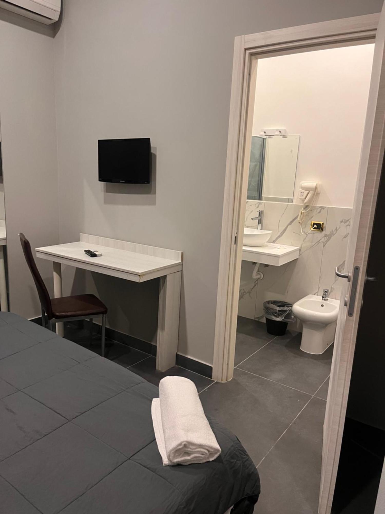 International Hotels Неаполь Экстерьер фото