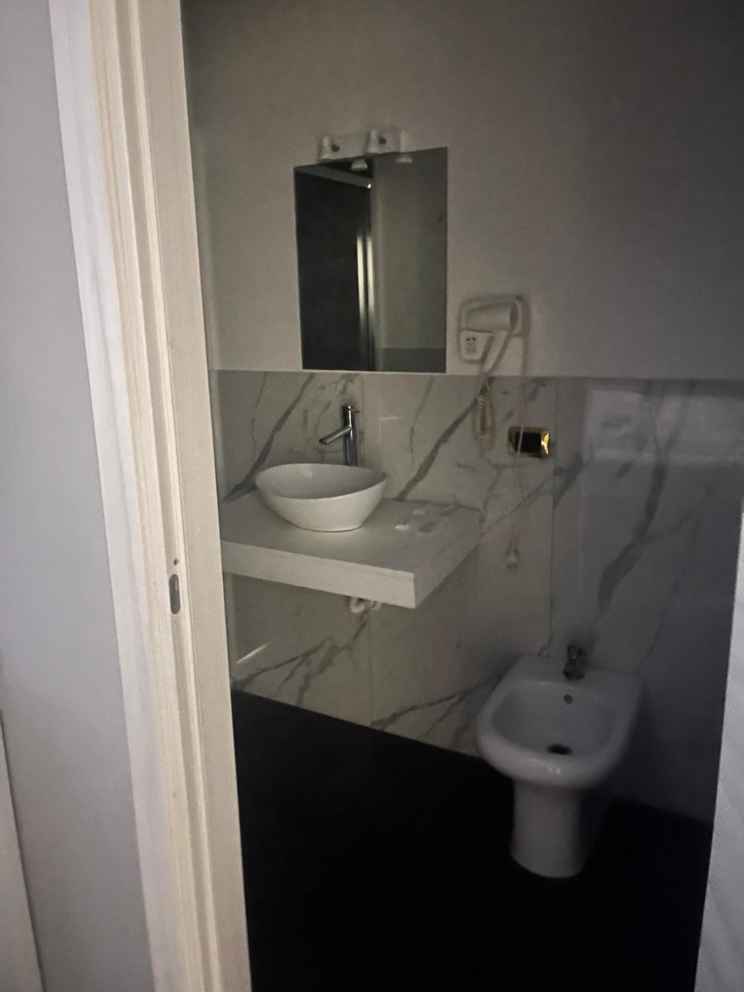 International Hotels Неаполь Экстерьер фото