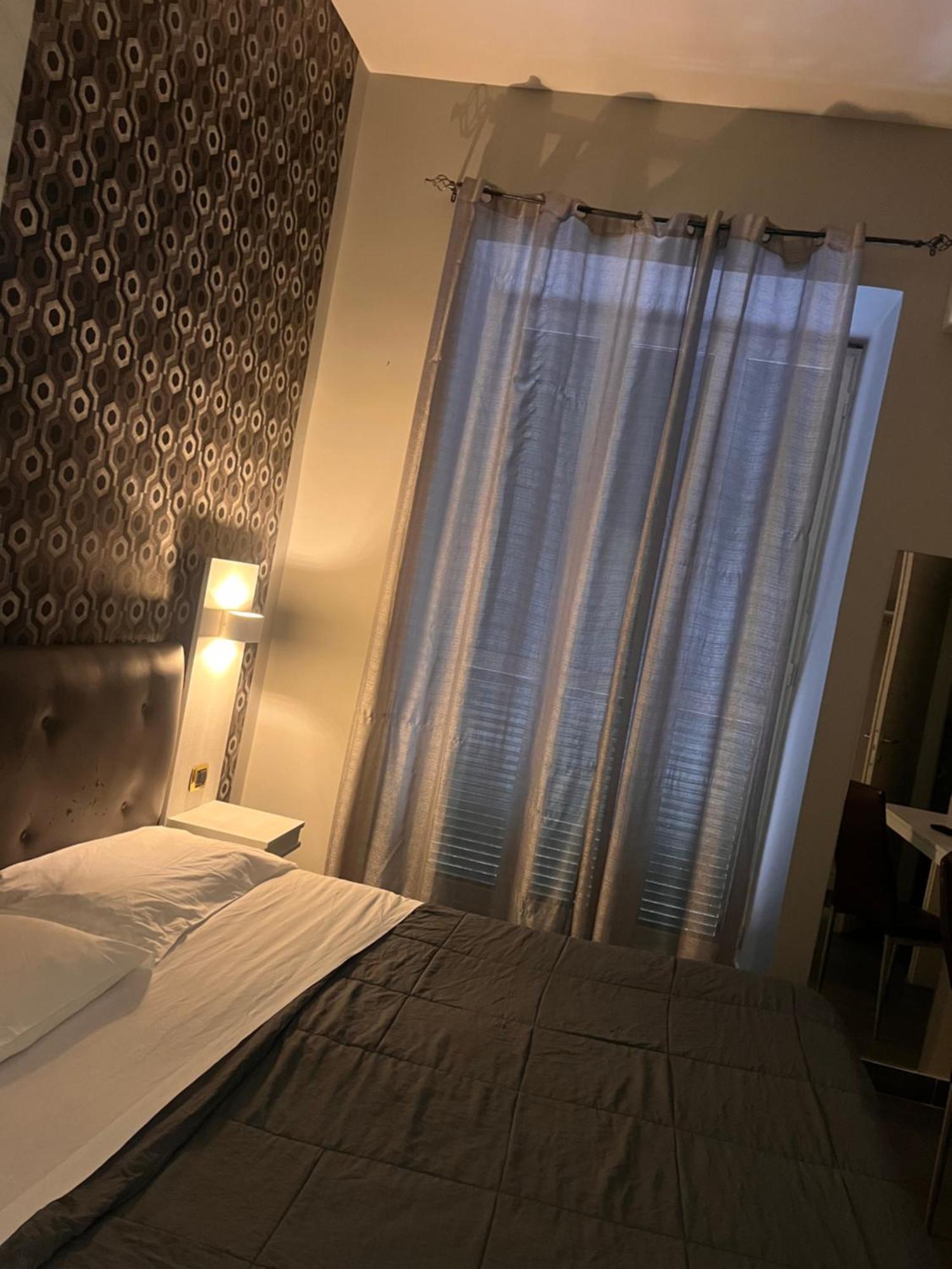 International Hotels Неаполь Экстерьер фото