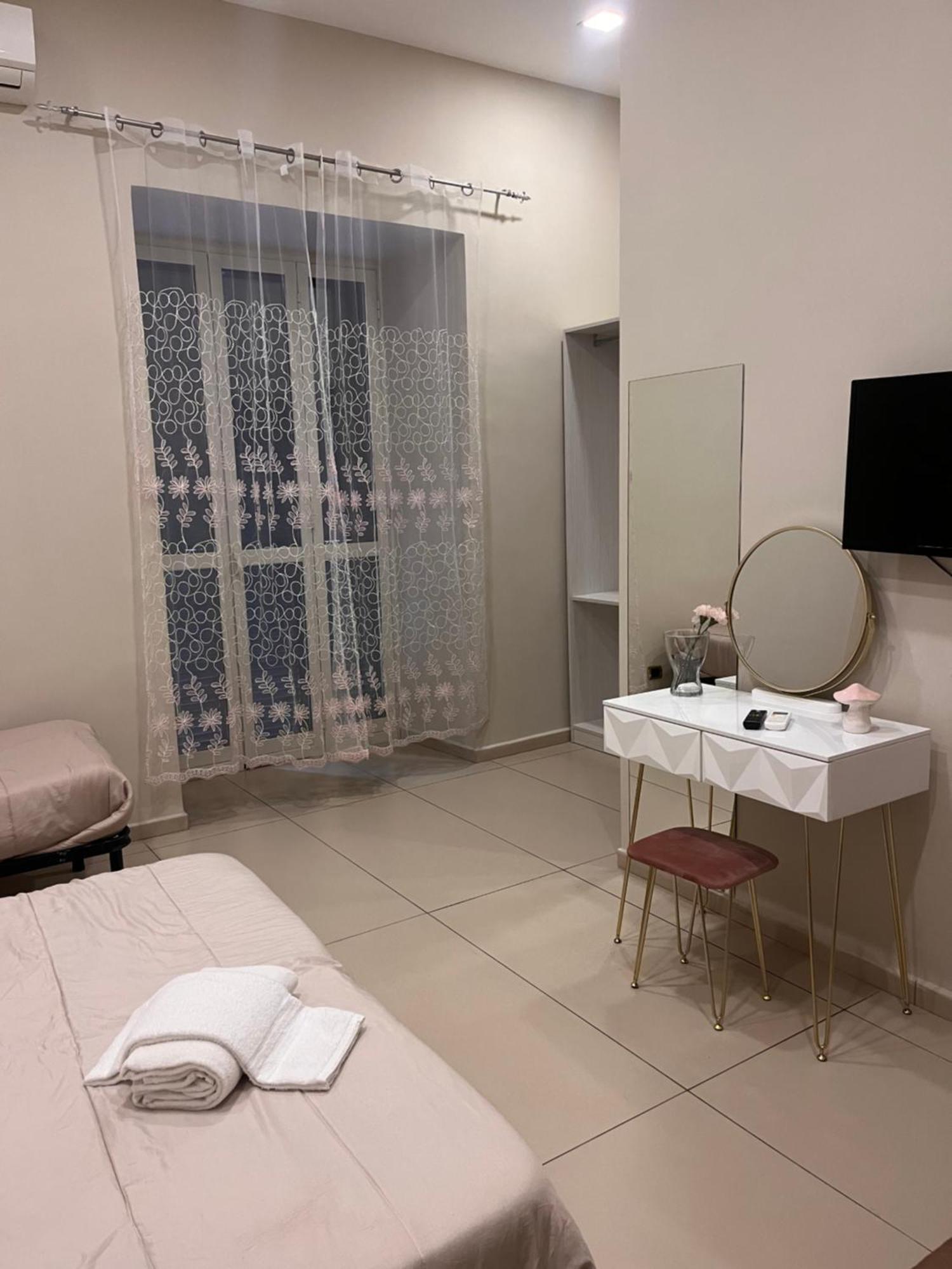 International Hotels Неаполь Экстерьер фото